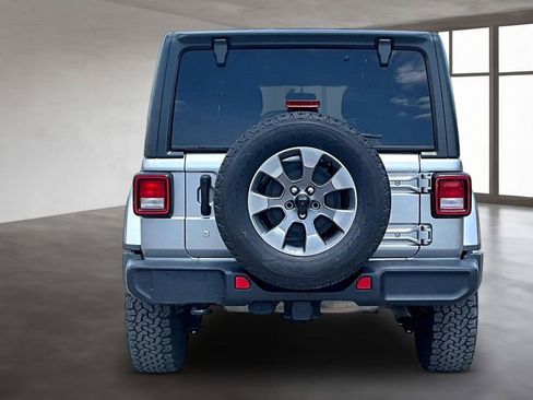 Used 2019 Jeep Wrangler Unlimited Sahara AWD/4WD image 5