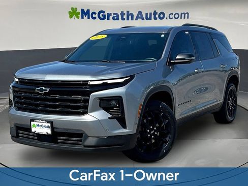 Used 2025 Chevrolet Traverse LT w/ Enhanced Driving Package AWD/4WD image 3