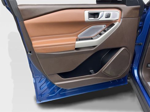 Used 2021 Ford Explorer King Ranch w/ Premium Technology Package image 30