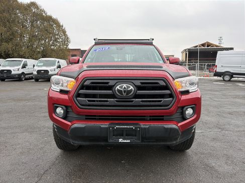 Used 2019 Toyota Tacoma SR5 image 2