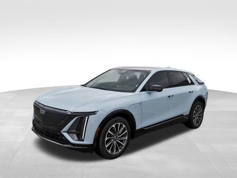 New 2026 Cadillac Lyriq Sport image 2