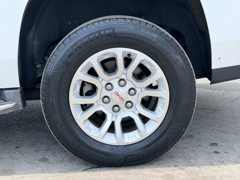 Used 2016 GMC Yukon SLE RWD image 31