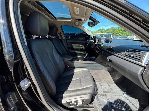 Used 2018 BMW 320i Sedan RWD image 35
