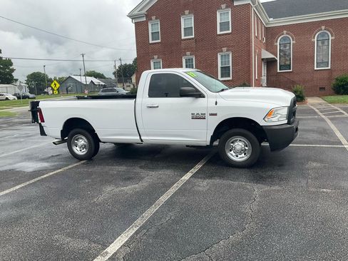 Used 2017 RAM 2500 Tradesman w/ Power & Remote Entry Group RWD image 3