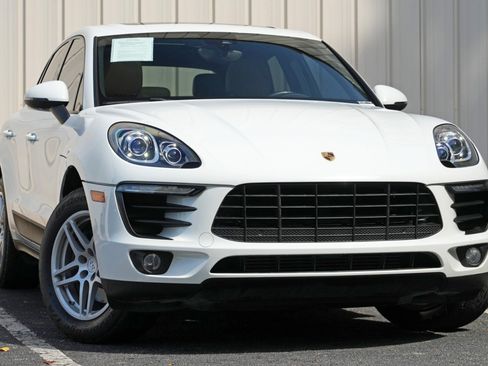 Used 2018 Porsche Macan AWD/4WD image 2