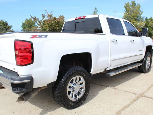Used 2016 Chevrolet Silverado 2500 LTZ w/ Duramax Plus Package image 9