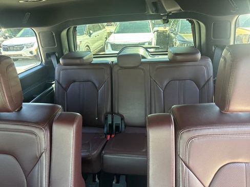 Used 2024 Ford Expedition Limited RWD image 18