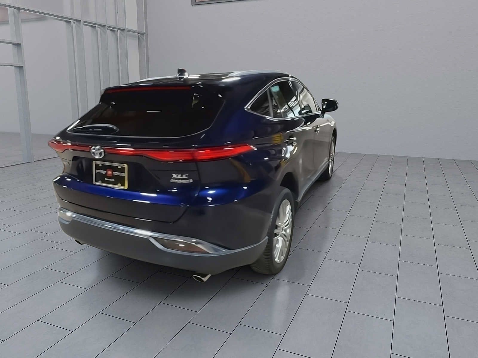Used 2021 Toyota Venza XLE w/ Softex Package AWD/4WD image 8
