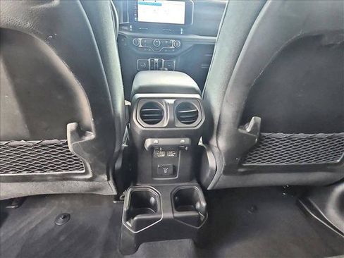Used 2025 Jeep Wrangler Unlimited Rubicon AWD/4WD image 16