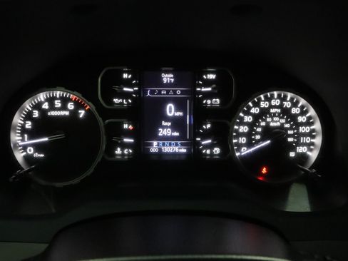 Used 2021 Toyota Tundra SR5 w/ SR5 Upgrade Package AWD/4WD image 39
