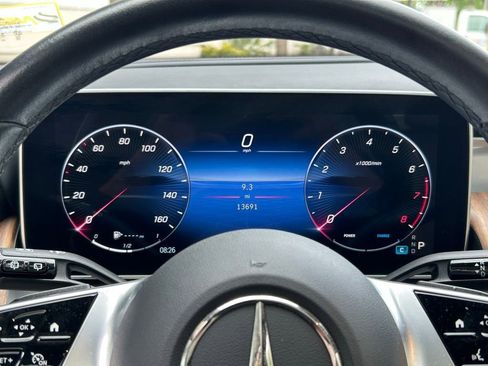 Used 2024 Mercedes-Benz GLC 300 4MATIC image 21