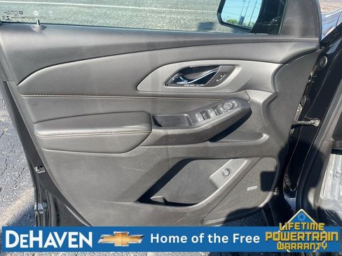 Used 2020 Chevrolet Traverse LT w/ LT Premium Package FWD image 24