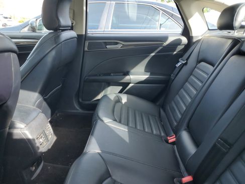 Used 2018 Ford Fusion SE w/ Equipment Group 602A FWD image 10
