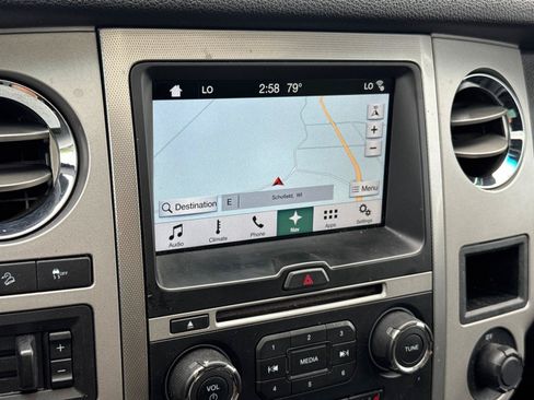 Used 2017 Ford Expedition XLT w/ Equipment Group 202A AWD/4WD image 23