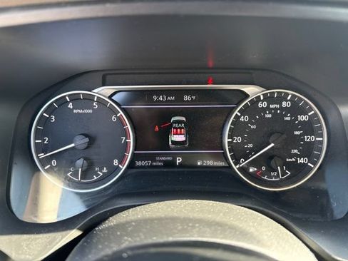 Used 2023 Nissan Rogue SV FWD image 7