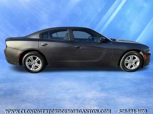 Used 2022 Dodge Charger SXT image 12