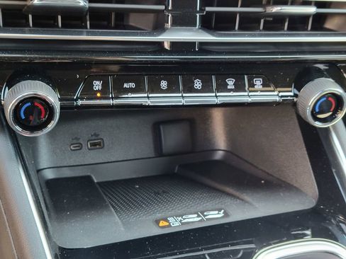 New 2025 Chevrolet Traverse LT w/ Enhanced Driving Package image 16