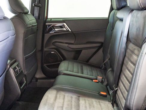 New 2025 Mitsubishi Outlander SE image 20