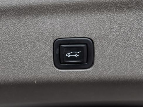 Used 2021 GMC Yukon Denali w/ Denali Premium Package AWD/4WD image 35