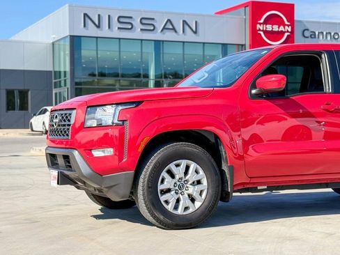 Used 2024 Nissan Frontier SV w/ SV Convenience Package image 2