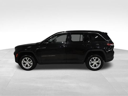 Used 2023 Jeep Grand Cherokee Limited AWD/4WD image 6
