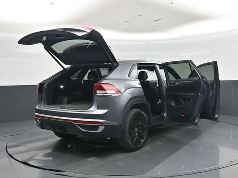 Used 2024 Volkswagen Atlas Cross Sport SE FWD image 55