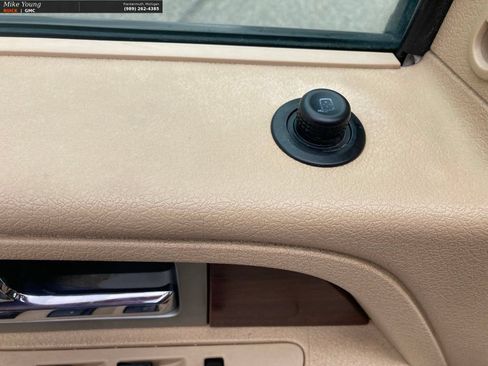 Used 2013 Ford F150 King Ranch w/ King Ranch Luxury Pkg AWD/4WD image 22