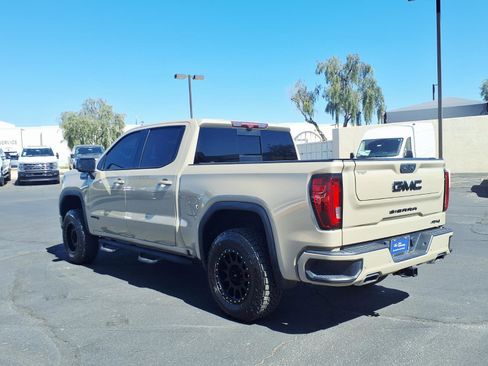 Used 2023 GMC Sierra 1500 AT4 w/ AT4 Premium Package AWD/4WD image 4