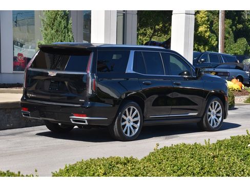 Used 2022 Cadillac Escalade Premium Luxury Platinum image 4