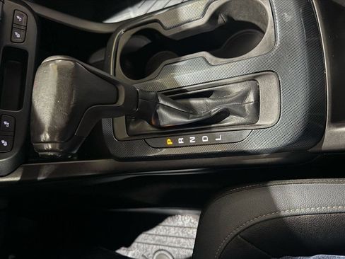 Used 2018 Chevrolet Colorado Z71 image 32