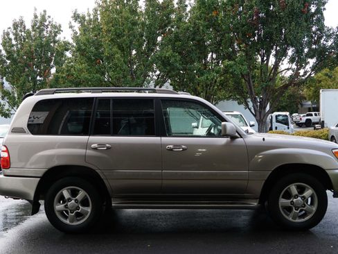 Used 2004 Toyota Land Cruiser image 10