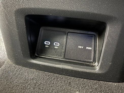 Used 2024 Volkswagen Atlas SE FWD image 35