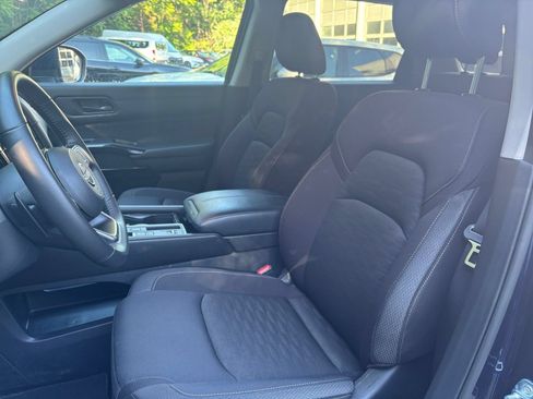 Used 2025 Nissan Pathfinder SV FWD image 41
