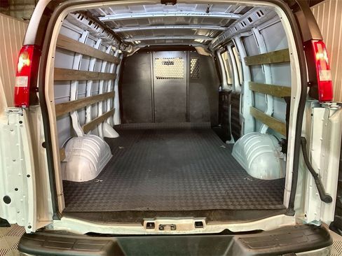 Used 2024 GMC Savana 2500 Work Van w/ Driver Convenience Package image 22