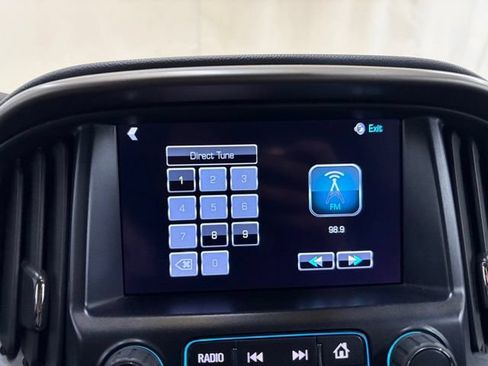 Used 2018 Chevrolet Colorado Z71 AWD/4WD image 39