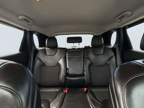 Used 2019 Jeep Cherokee Trailhawk image 15