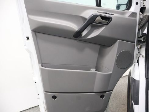 Used 2016 Mercedes-Benz Sprinter 2500 image 12