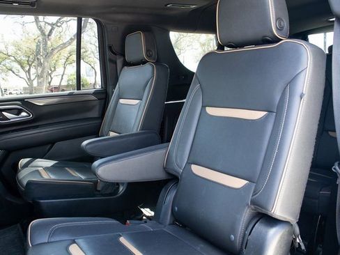 Used 2023 GMC Yukon XL AT4 image 17
