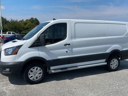 Used 2024 Ford Transit 250 Low Roof w/ Exterior Upgrade Package image 28