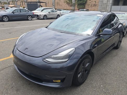 Used 2021 Tesla Model 3 Standard Range Plus RWD image 1