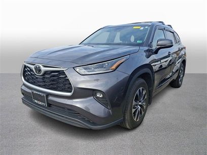 Used 2021 Toyota Highlander XLE