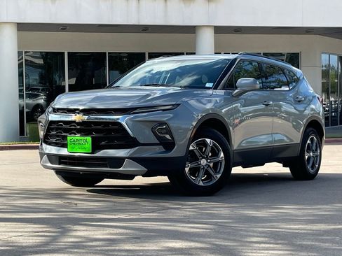 Used 2024 Chevrolet Blazer LT w/ Convenience Package FWD image 2