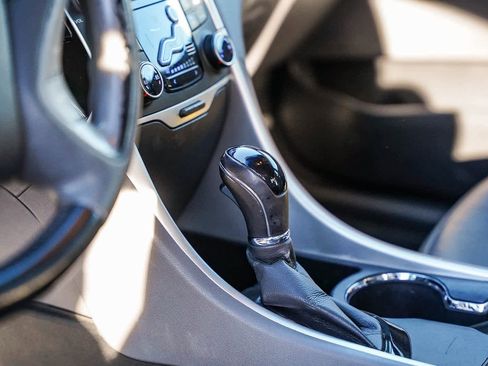 Used 2013 Hyundai Sonata Limited image 21