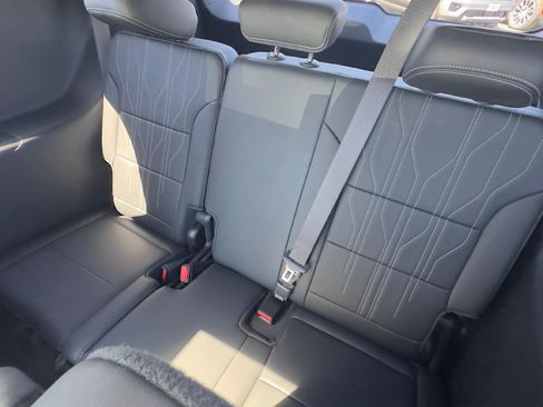 Used 2025 Buick Enclave Avenir w/ Super Cruise Package AWD/4WD image 10