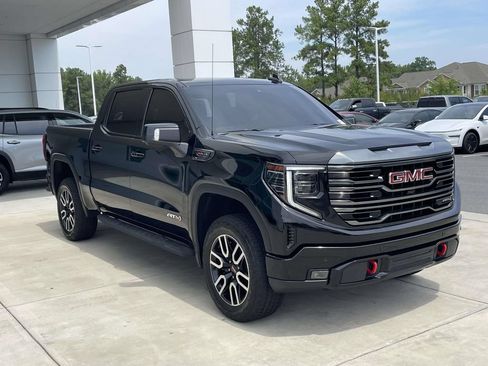 Used 2024 GMC Sierra 1500 AT4 w/ Technology Package AWD/4WD image 5