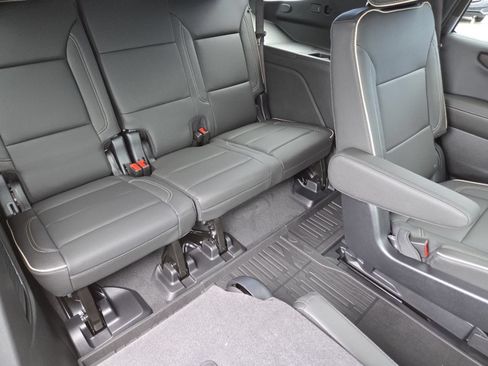 New 2026 GMC Yukon Elevation w/ LPO, Elevation Black Package AWD/4WD image 25