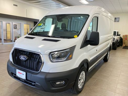 New 2026 Ford Transit 250 148 Medium Roof w/ Exterior Upgrade Package RWD image 4