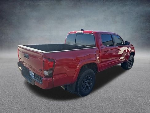 Used 2021 Toyota Tacoma SR5 AWD/4WD image 9