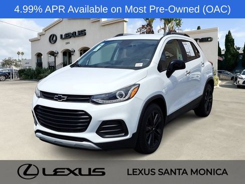 Used 2018 Chevrolet Trax LT w/ Redline Edition FWD image 1
