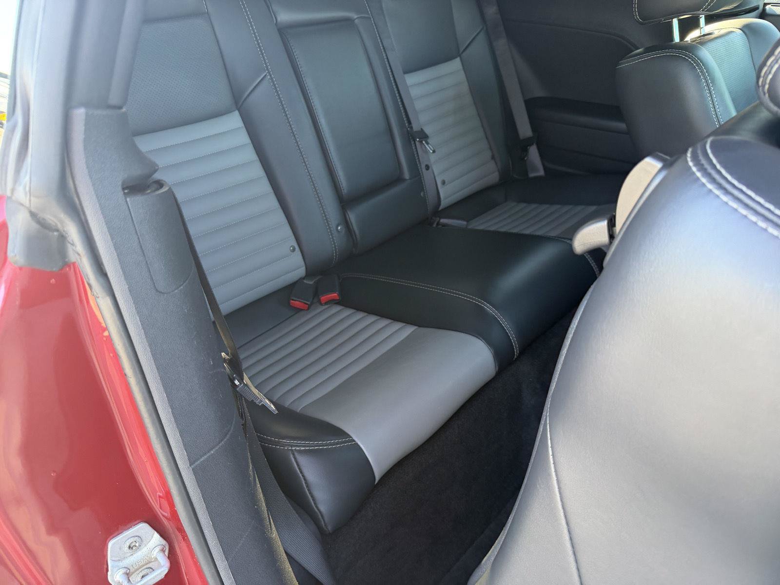 Used 2010 Dodge Challenger R/T RWD image 23